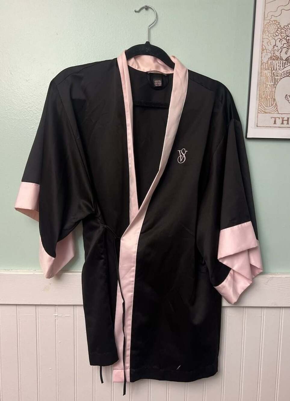 Victoria's Secret Black and Light Pink Satin Kimono Robe One Size